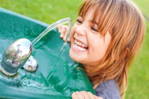 Hur man väljer säkert barnvatten