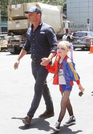 Inte som alla andra: sonen till Hollywood-skådespelerskan Naomi Watts går i klänningar