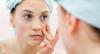 3 effektiva sätt att hjälpa till att bli av med blåmärken och mörka ringar under ögonen