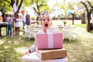 Hur man arrangerar en barnfester höger: 5 tips för föräldrar