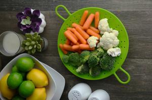 De första fast föda: potatismos recept med broccoli, morötter och ost