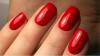 Trendiga färger gel nagellack på korta ringblommor