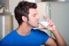 Som ett glas mjölk, druckit på morgonen, kommer det att påverka din hälsa?