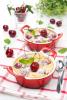 Recept för en läcker sommar frukost: Franska dessert Clafoutis med körsbär