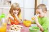 Hur man matar ett barn på sommaren: användbara livsmedel för barns immunitet