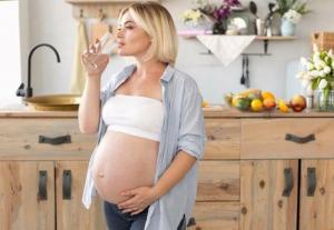 Allt du behöver veta om livmodern och fostervattnet före förlossningen