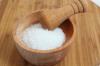 Läkare namngav fyra skäl till varför du behöver äta mer salt