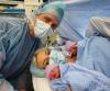 Chris de Burghs 36-åriga dotter födde tvillingar efter 14 missfall